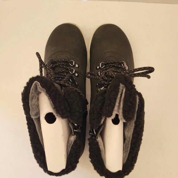 .Women's black  Creek Water-Resistant Lace-Up Booties - 10 - Picture 2 of 5